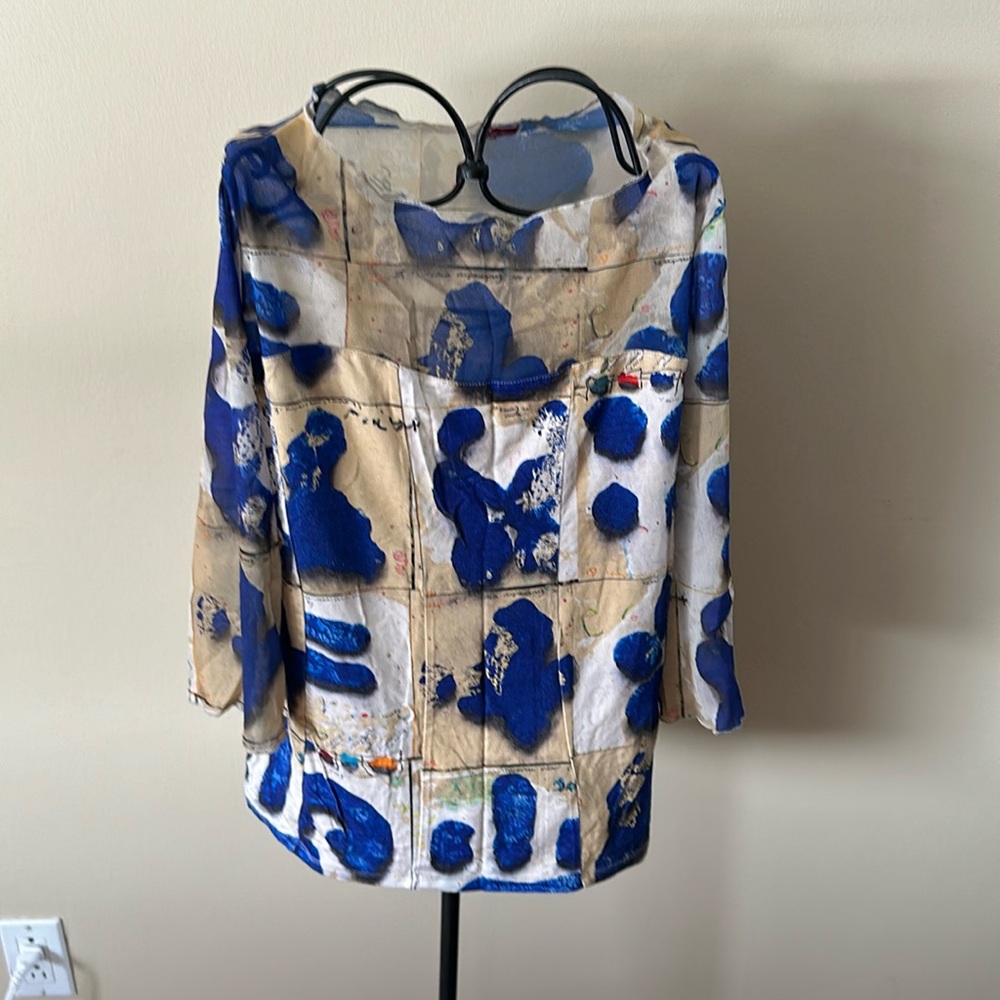 Very original top, blue and gold hue,light fabric,byAventure des Toiles